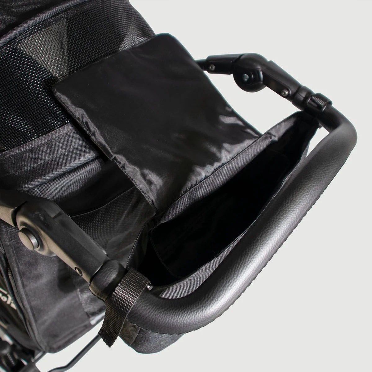 Innopet Hondenbuggy – Premium Cozy – Black 1 Innopet Hondenbuggy – Premium Cozy – Black